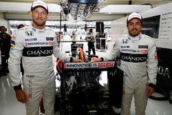 Jenson Button, McLaren, Fernando Alonso, McLaren el garaje