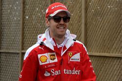 Sebastian Vettel, Ferrari en el Paddock