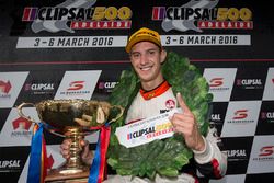 Podium: Sieger Nick Percat, Lucas Dumbrell Motorsport Holden