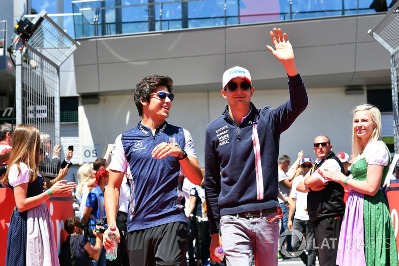 Lance Stroll, Williams and Esteban Ocon, Force India F1 on the drivers parade