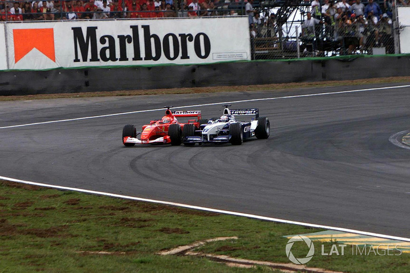 Reinicio: Montoya ataca a Schumacher