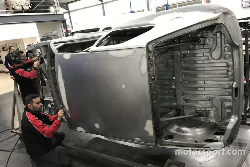 Restauro Peugeot 306 Maxi di Sébastien Loeb