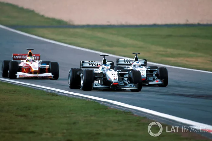 Mika Hakkinen, Mclaren MP4-14