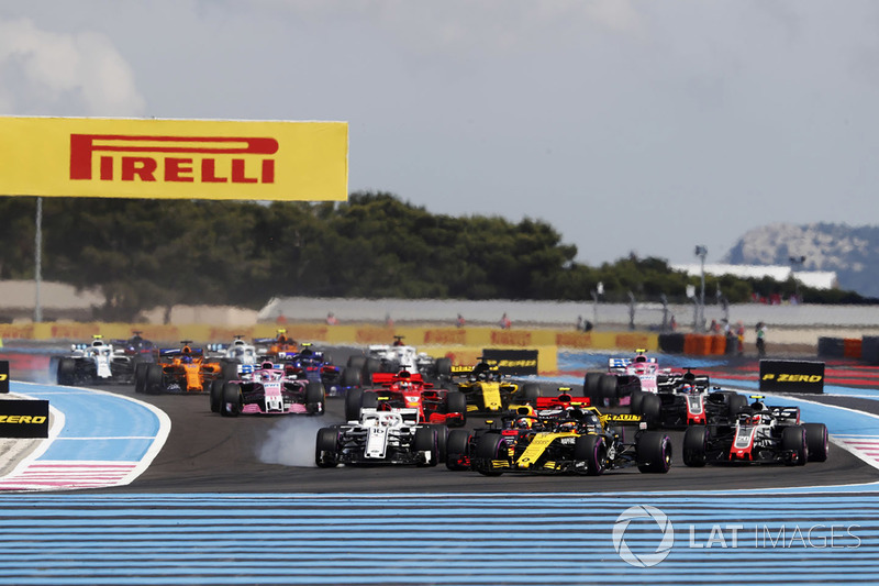 Carlos Sainz Jr., Renault Sport F1 Team R.S. 18, Charles Leclerc, Sauber C37, Kevin Magnussen, Haas F1 Team VF-18