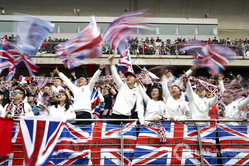 Support for Lewis Hamilton, Mercedes AMG F1