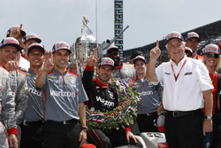 Winner Will Power, Team Penske Chevrolet, podium, Victory Lane, team, Roger Penske, David Faustino