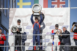 Подіум: переможець перегонів Габріеле Тарквіні, BRC Racing Team Hyundai i30 N TCR, друге місце Тед Б