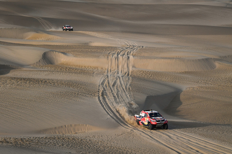 #301 Toyota Gazoo Racing Toyota: Nasser Al-Attiyah, Mathieu Baumel, #306 Peugeot Sport Peugeot 3008 