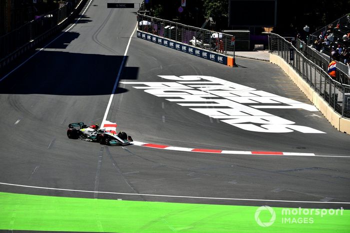 Lewis Hamilton, Mercedes W13