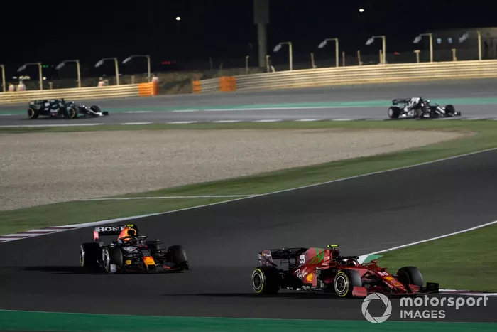 Charles Leclerc, Ferrari SF21, Sergio Pérez, Red Bull Racing RB16B