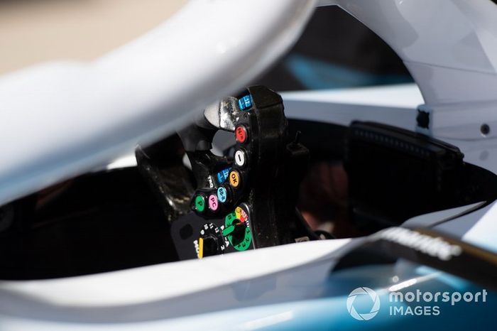 Detalle del volante Williams Racing FW42