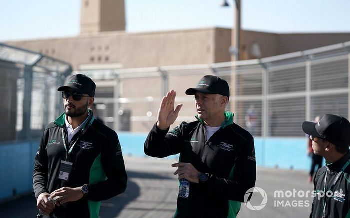 Fahad Algosaibi, Saudi Racing on the track walk