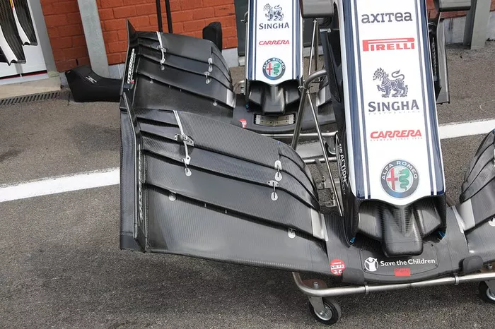 Detalle del alerón delantero Alfa Romeo Racing C38