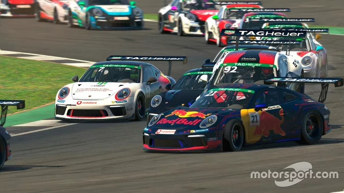Jeff Giassi na Porsche TAG Heuer Esports Supercup