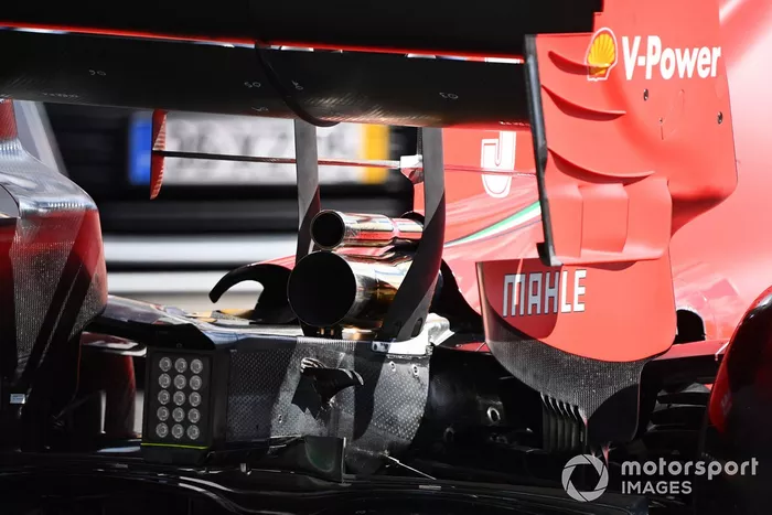 Ferrari SF1000: Auspuff