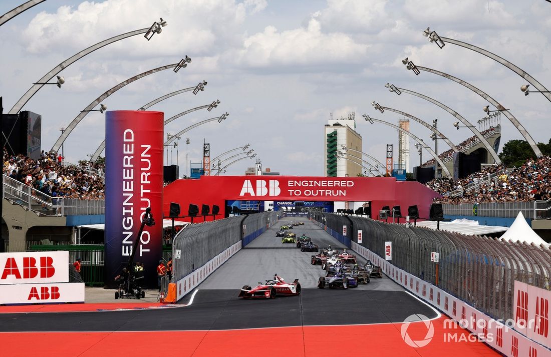 Oliver Rowland Nissan Equipo de Fórmula E Nissan e-4ORCE 05 Pascal Wehrlein TAG Heuer Porsche Equipo de Fórmula E Porsche 99X Electric Gen, Maximilian Gunther DS Penske DS E-Tense FE25