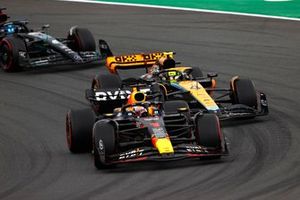 Max Verstappen, Red Bull Racing RB19, Lando Norris, McLaren MCL60, George Russell, Mercedes F1 W14