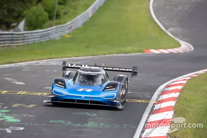 Romain Dumas, Volkswagen ID.R, insegue il nuovo record elettrico del Nürburgring-Nordschleife