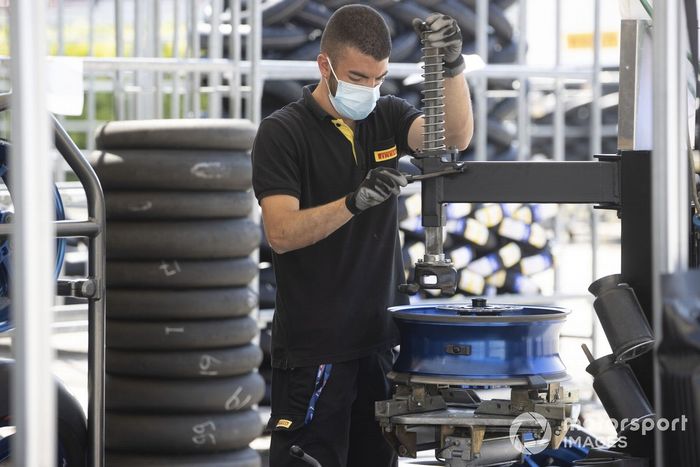 Técnicos de Pirelli 