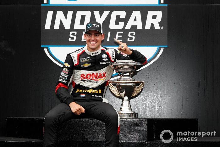 Podio: ganador Rinus VeeKay, Ed Carpenter Racing Chevrolet