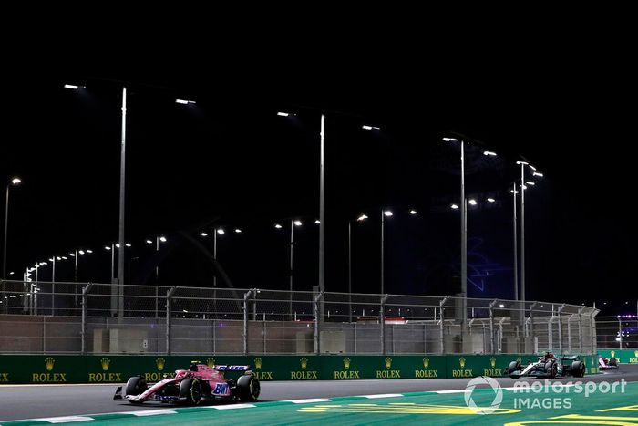 Esteban Ocon, Alpine A522, George Russell, Mercedes W13