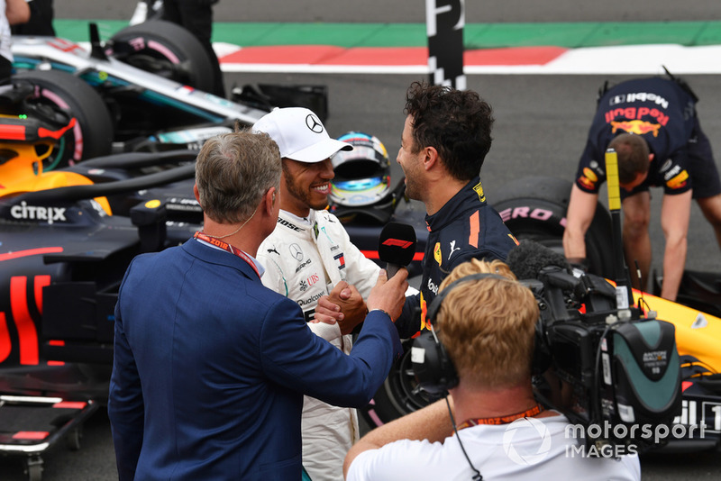 David Coulthard, Channel 4 F1 con Lewis Hamilton, Mercedes AMG F1 y Daniel Ricciardo, Red Bull Racing en Parc Ferme