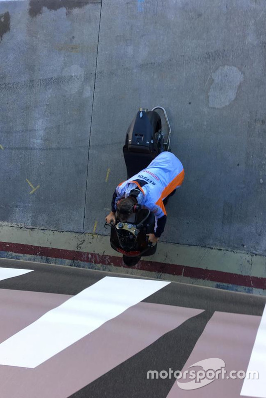 Honda prepara la moto di Jorge Lorenzo