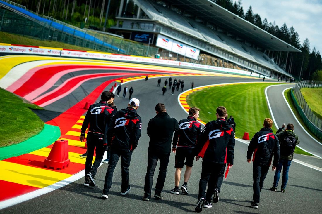 #8 Toyota Gazoo Racing Toyota GR010 - Hybryda: Sebastien Buemi