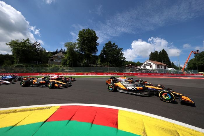 Lando Norris, McLaren, Oscar Piastri, McLaren, Max Verstappen, Red Bull Racing