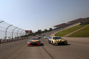 Chase Briscoe, Joe Gibbs Racing Toyota, Kyle Busch, Richard Childress Racing Chevrolet