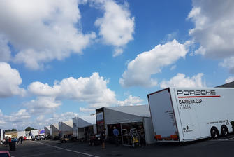 Atmosfera nel paddock