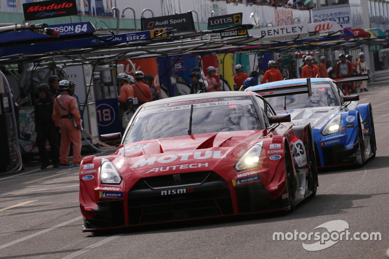 #23 MOTUL AUTECH GT-R