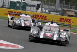 #2 Porsche Team Porsche 919 Hybrid: Romain Dumas, Neel Jani, Marc Lieb; #1 Porsche Team Porsche 919 
