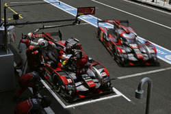 #7 Audi Sport Team Joest Audi R18: Marcel Fässler, Andre Lotterer, Benoit Tréluyer, #8 Audi Sport Te