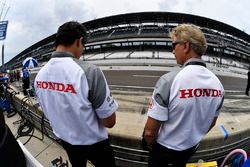 Honda engineers