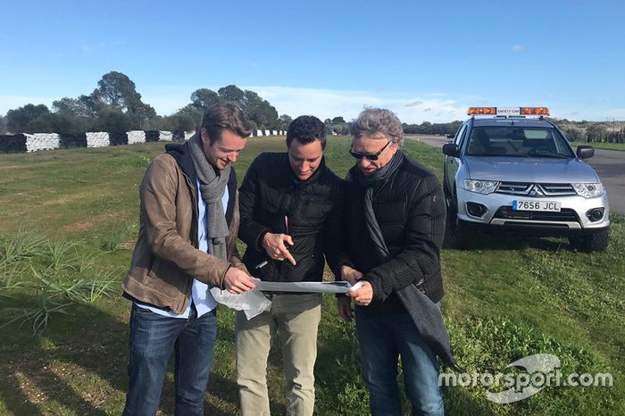 Timo Scheider pista en construcción en Mallorca