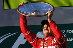 Podium: ganador, Sebastian Vettel, Ferrari