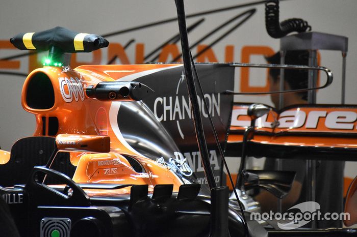 Detalle del T-wing del McLaren MCL32
