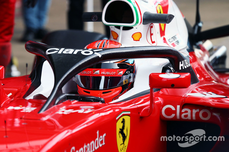 Kimi Raikkonen, Ferrari SF16-H, in pista con il sistema Halo