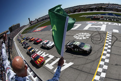 Start: Kurt Busch, Stewart-Haas Racing Chevrolet führt