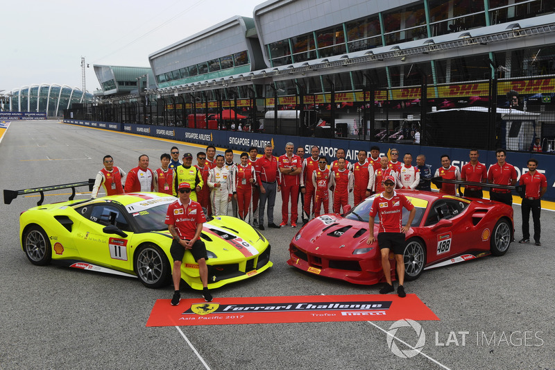 Kimi Raikkonen, Ferrari, Sebastian Vettel, Ferrari und Maurizio Arrivabene, Ferrari Teamchef, Fahrer