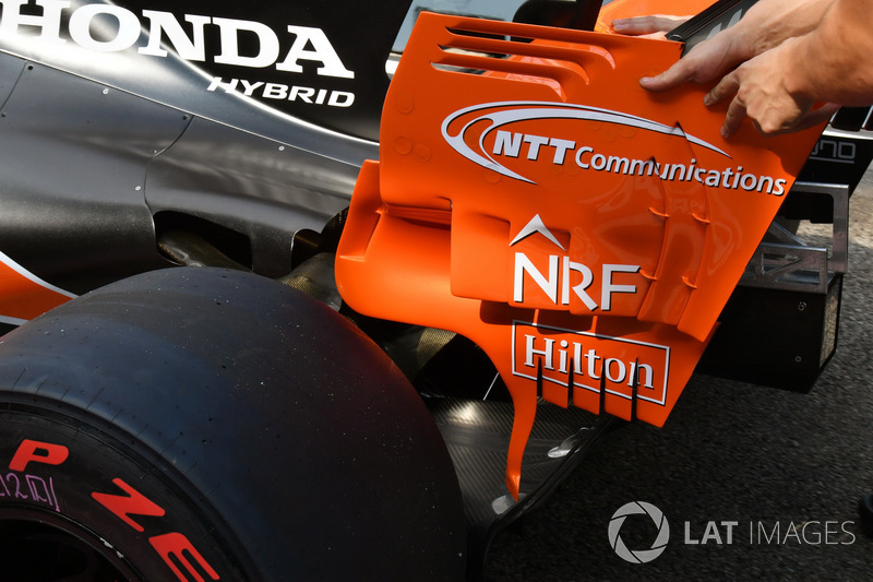 McLaren MCL32 rear wing detail