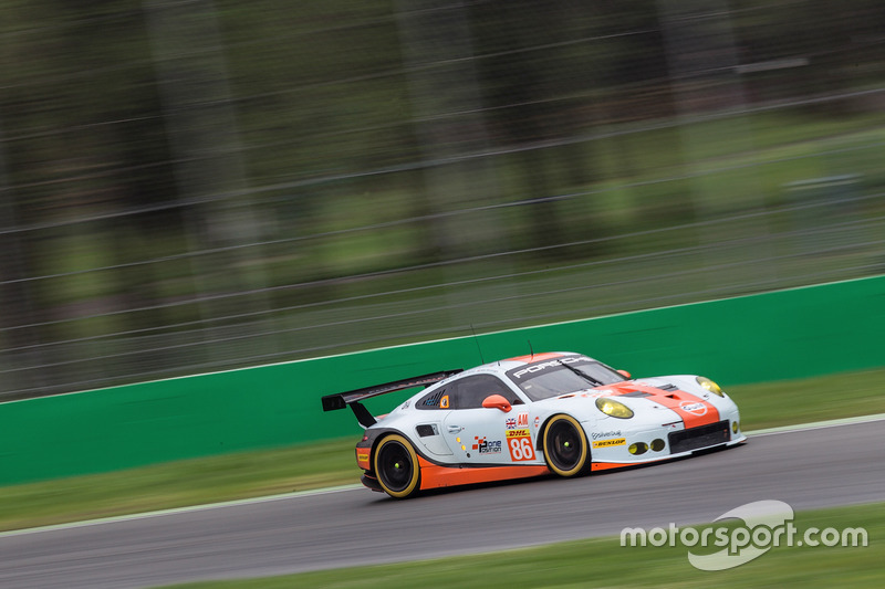 #86 Gulf Racing Porsche 911 RSR: Michael Wainwright, Ben Barker, Nick Foster