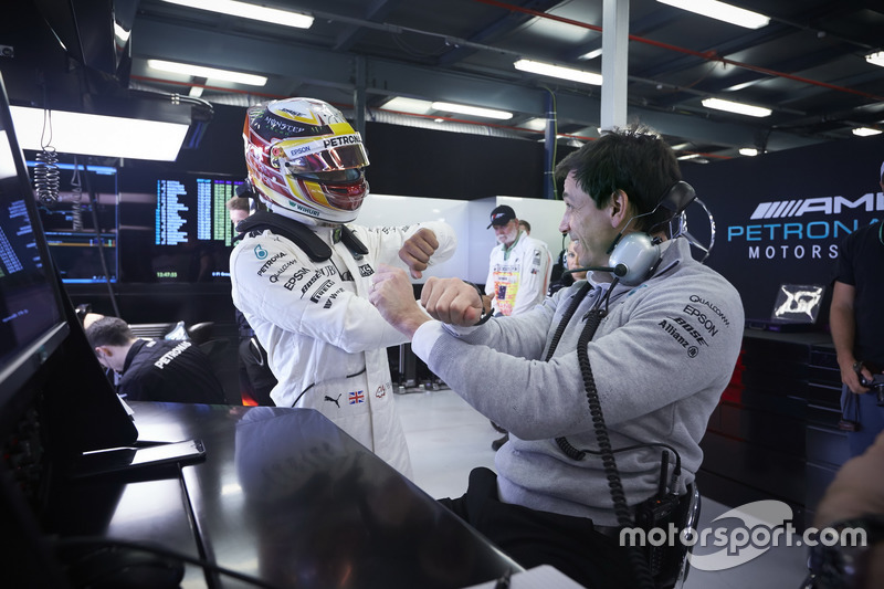 Lewis Hamilton, Mercedes AMG, con Toto Wolff, Mercedes AMG