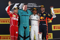 Temporada 2017 F1-spanish-gp-2017-podium-race-winner-lewis-hamilton-mercedes-amg-f1-second-place-sebastia