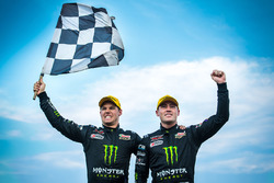 Race winners Cameron Waters, Prodrive Racing Australia Ford, Richie Stanaway, Prodrive Racing Australia Ford