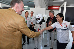 Sean Bratches, directeur des opérations commerciales Formula One et Monisha Kaltenborn, team principal Sauber