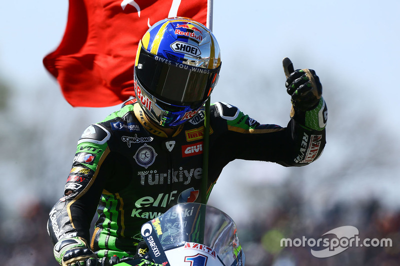 Kenan Sofuoglu fête sa victoire