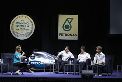 Nico Rosberg, Mercedes AMG F1, mit Toto Wolff, Mercedes-Sportchef