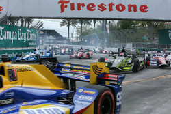 The stalled car of Graham Rahal, Rahal Letterman Lanigan Racing Honda, creating havoc